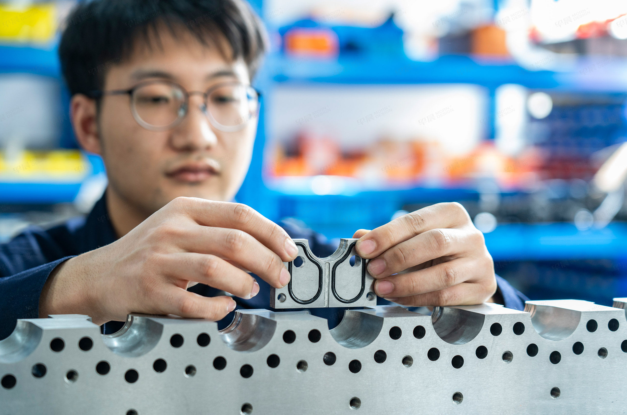 企業形象圖片拍攝,產品拍攝,產品圖片精修,秋山模具企業形象拍攝,產品圖片拍攝